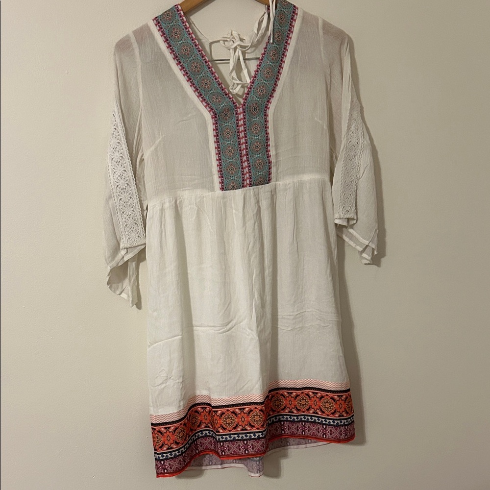 EUC WHITE MARK Boho Embroidered White Tunic Top w/Trim SWIMSUIT COVERUP, SMALL